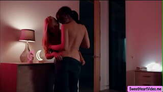 Milf Sara Vandella nihoyat mushuk Liv yovvoyi bilan licking qilsa