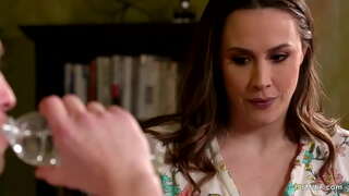 Stepmommy ఉంది ఆశ్చర్యపడి ఆమె ఎప్సన్ యొక్క కండరాలు