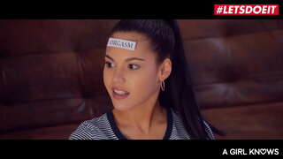 #LETSDOEIT - модел Сицилия, Аполония и Катана-АЗИАТКА опитва лесбийски СЕКС с приятелките си