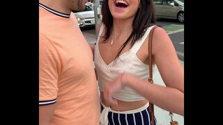 BUONG EKSENA Maliit, Babe Avi pag-Ibig, Pinutukan sa pamamagitan ng Bagong mga Buddy